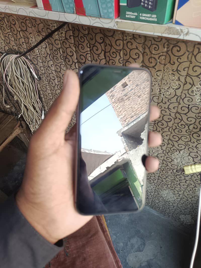 Apple iPhone 11 5