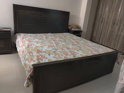 brown king size bed