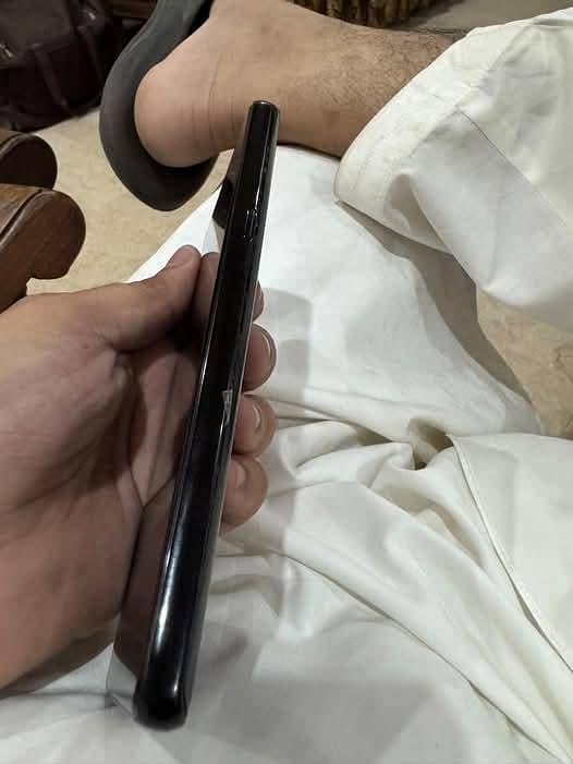 Samsung Mobile Note 8 3