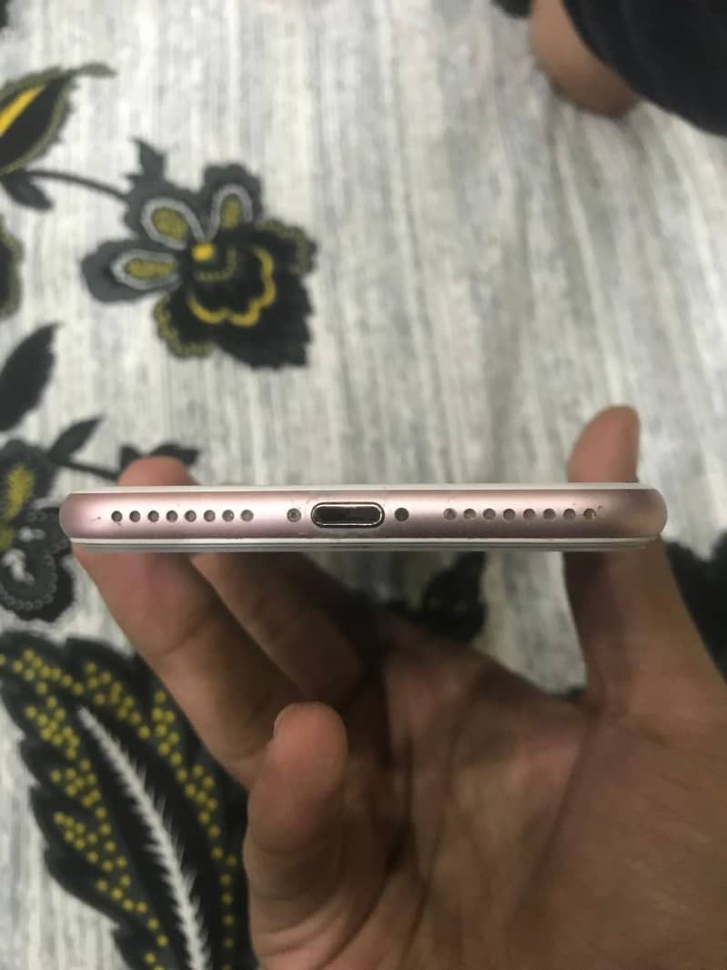 Apple iPhone 7 Plus 2