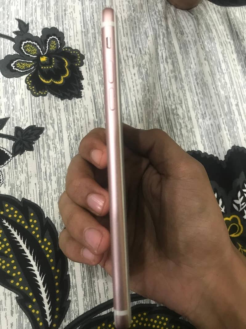 Apple iPhone 7 Plus 4