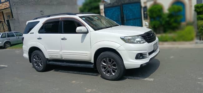 Toyota Fortuner V 2016