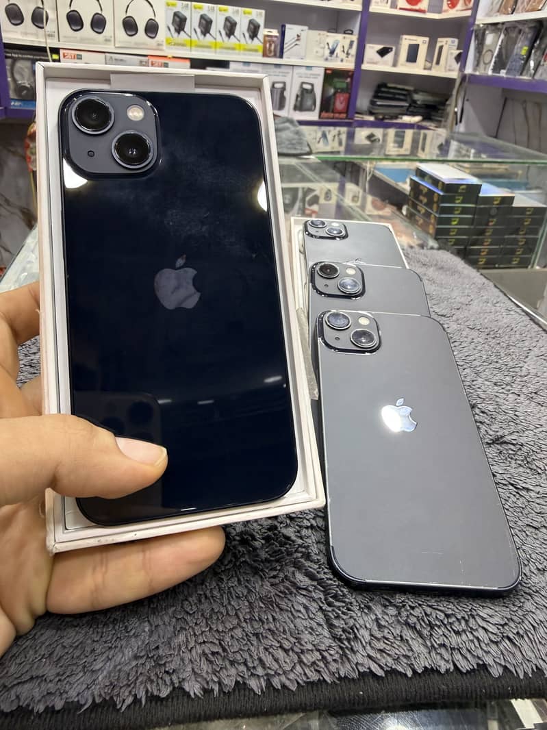 Apple iPhone 13 0