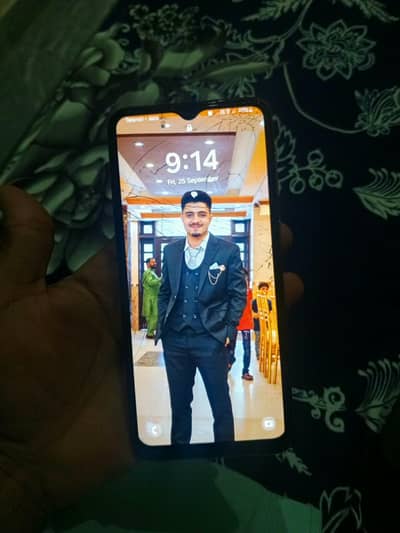mobile bilkul okay Hai Koi fault nahi hai Upar Se touch thoda sa crack