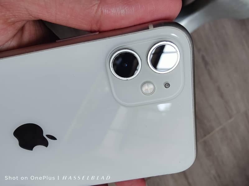 Apple iPhone 11 4