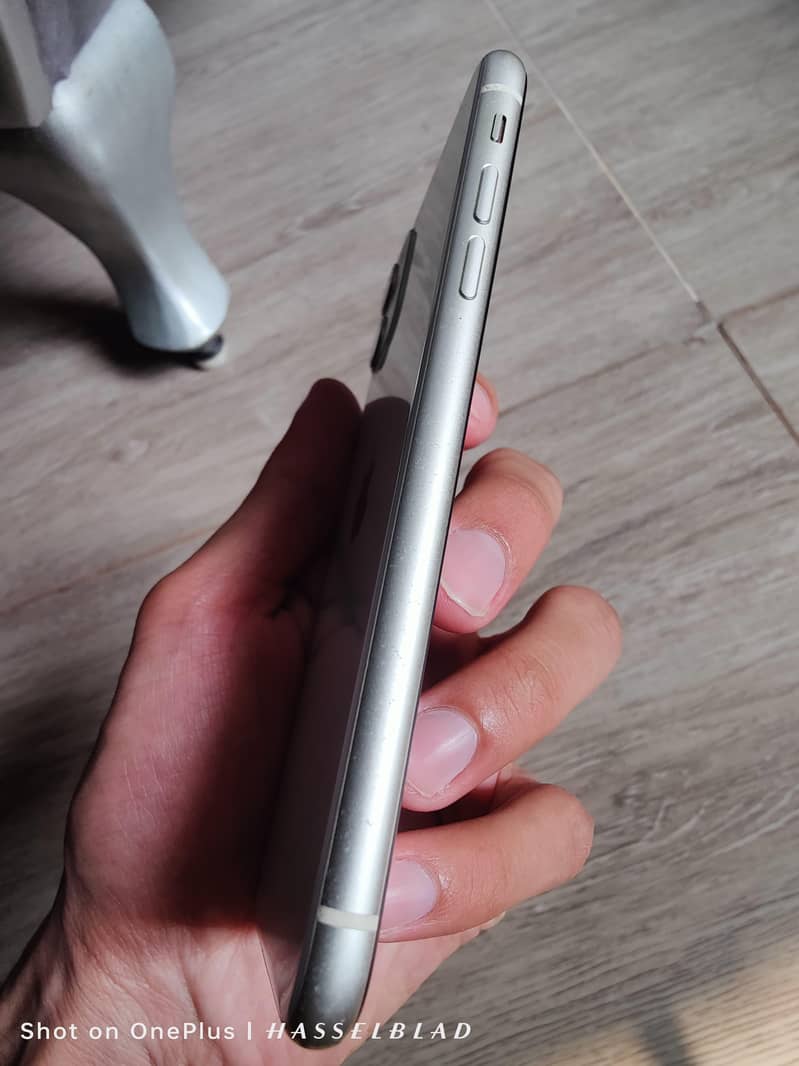 Apple iPhone 11 6