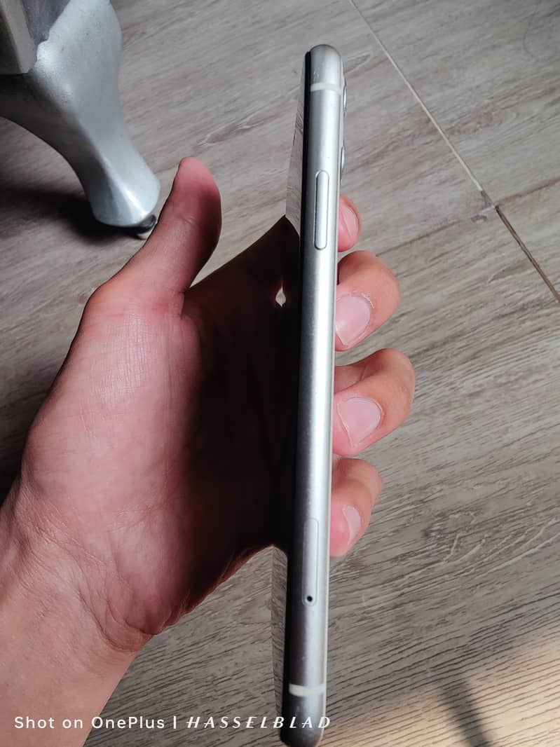 Apple iPhone 11 9