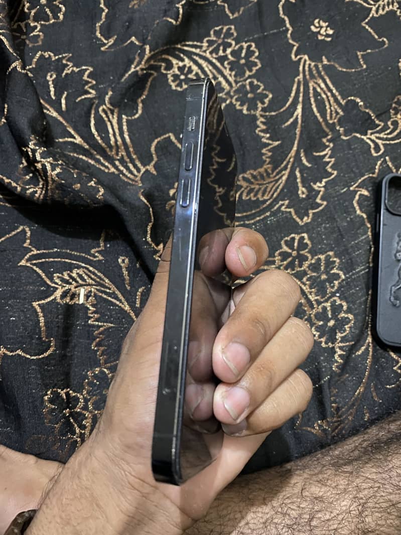Apple iPhone 12 Pro 1