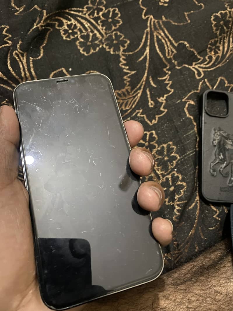 Apple iPhone 12 Pro 3
