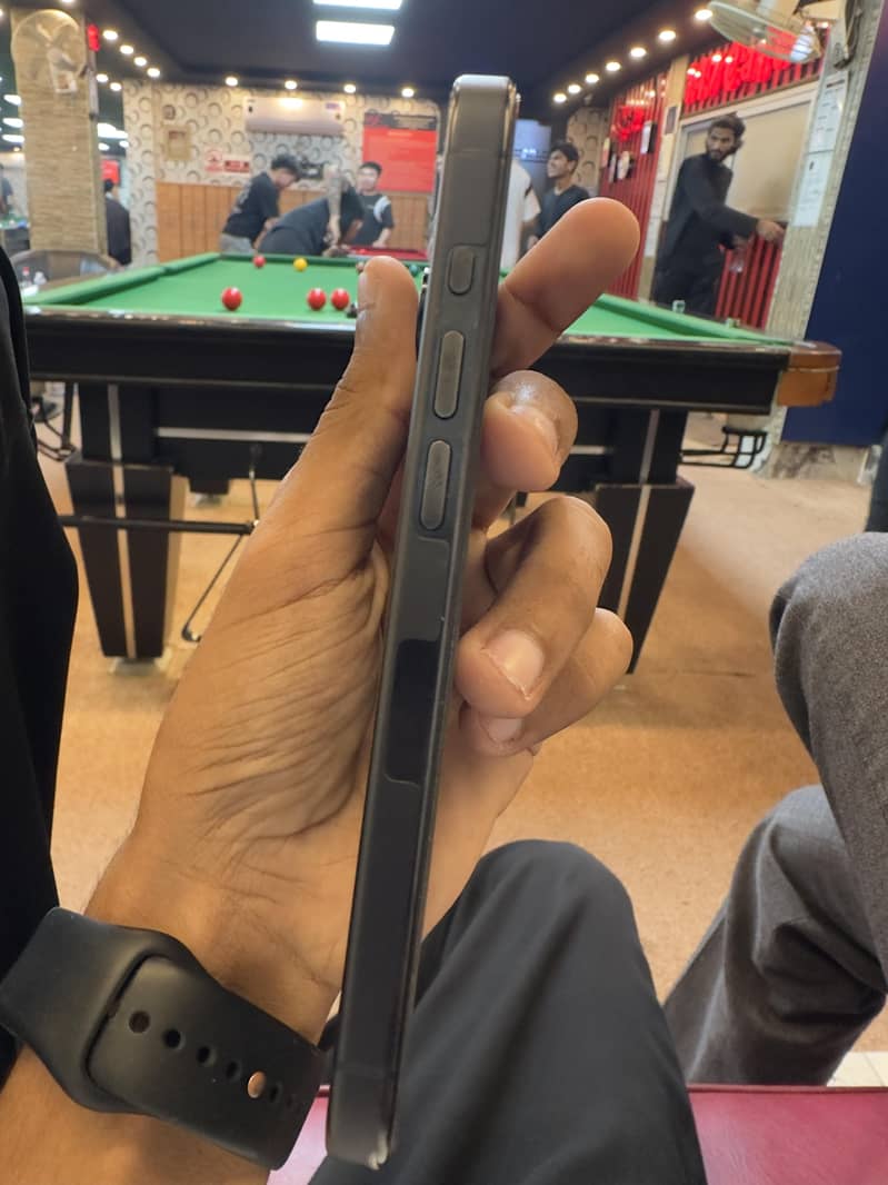 Apple iPhone 15 Pro 3