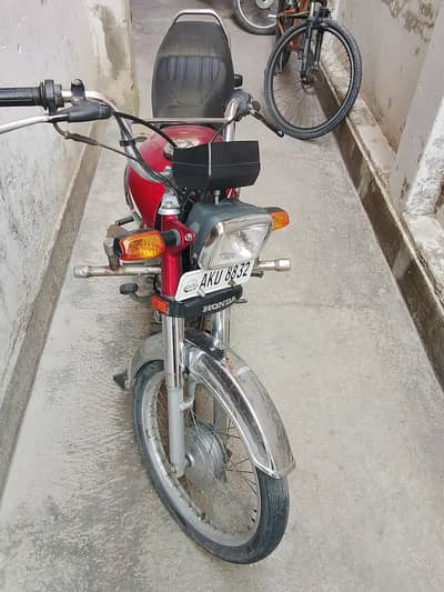 Honda CD 70 for sale acchi condition mein hai