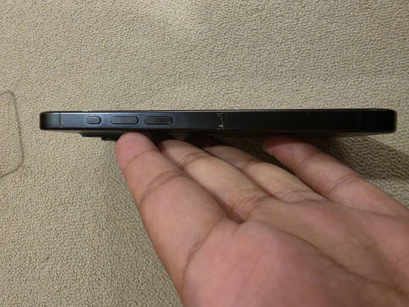 Apple iPhone 15 Pro 4