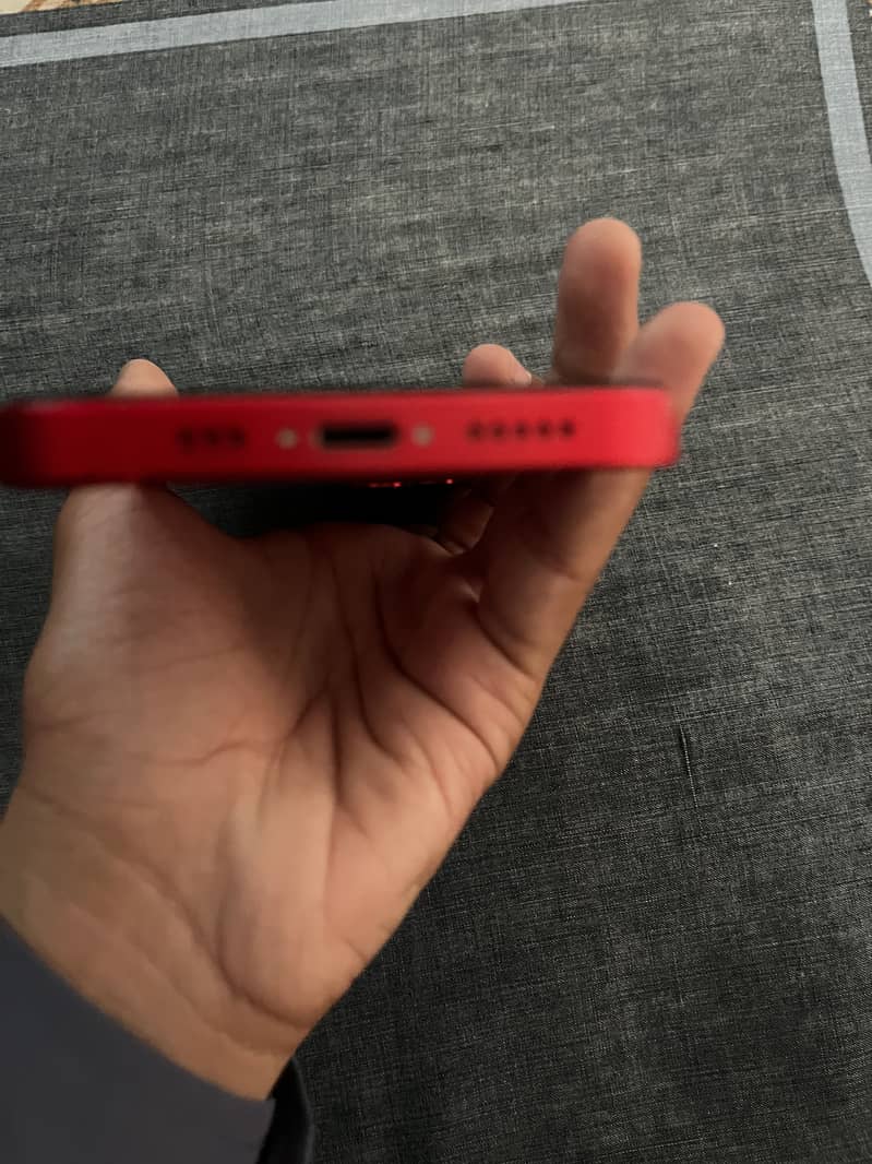 Apple iPhone 14 4