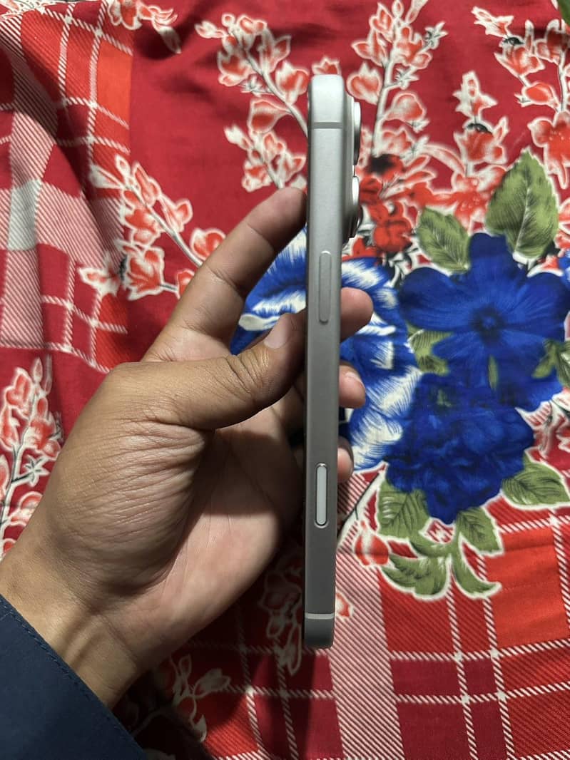 Apple iPhone 17 Pro Max 6
