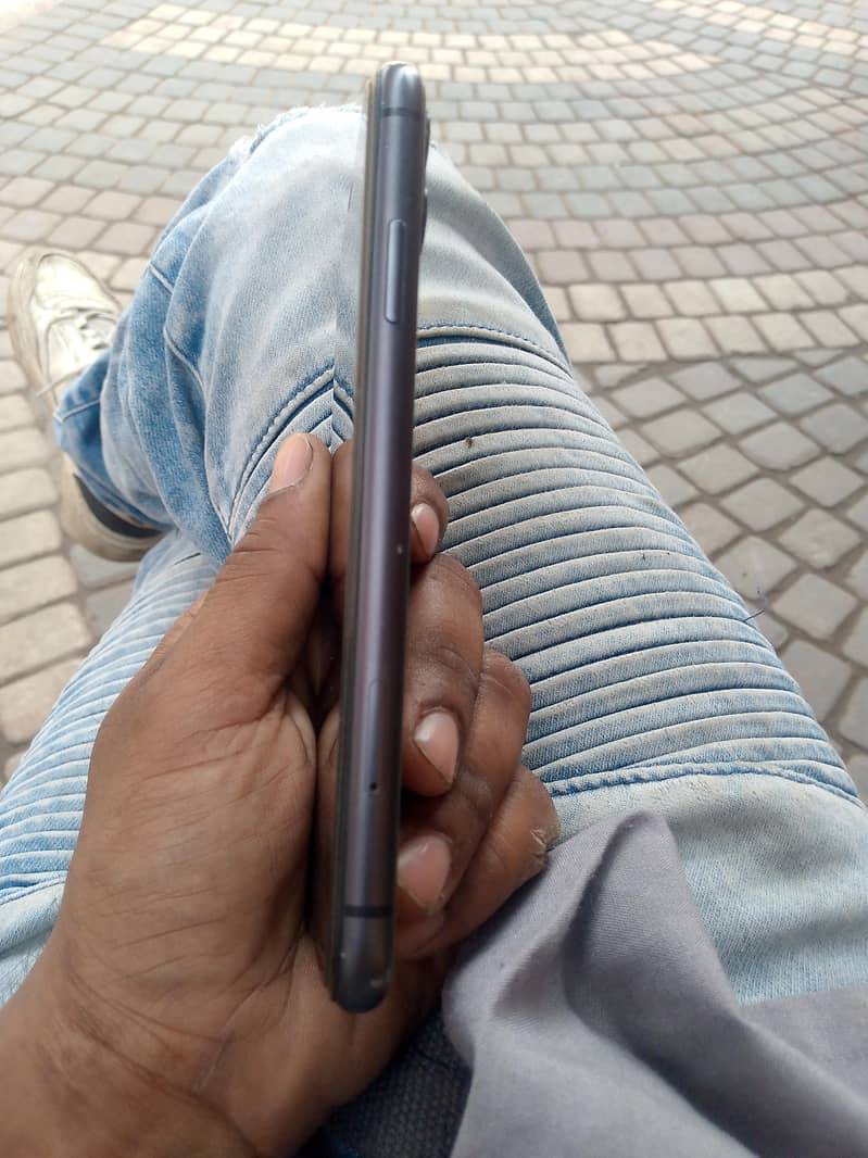 Apple iPhone 11 1