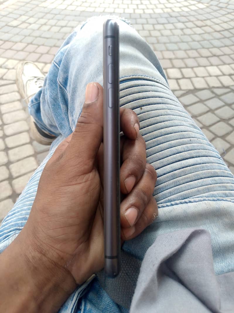 Apple iPhone 11 3