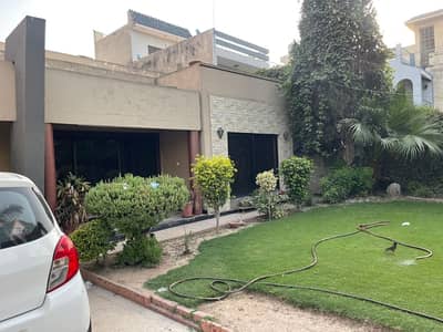 1 Kanal House For Sale in Model Town