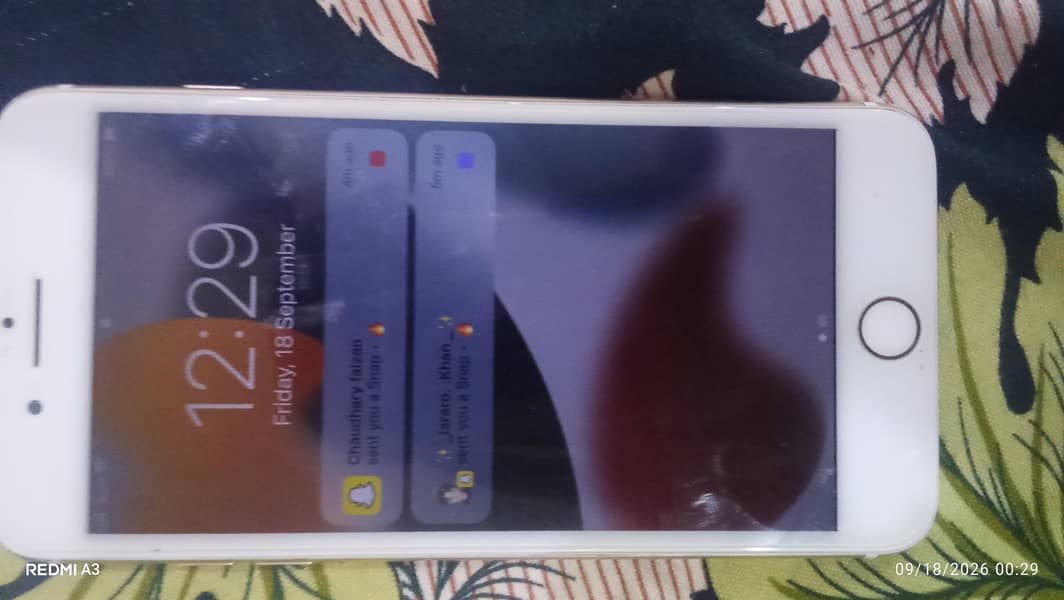 Apple iPhone 7 Plus 2