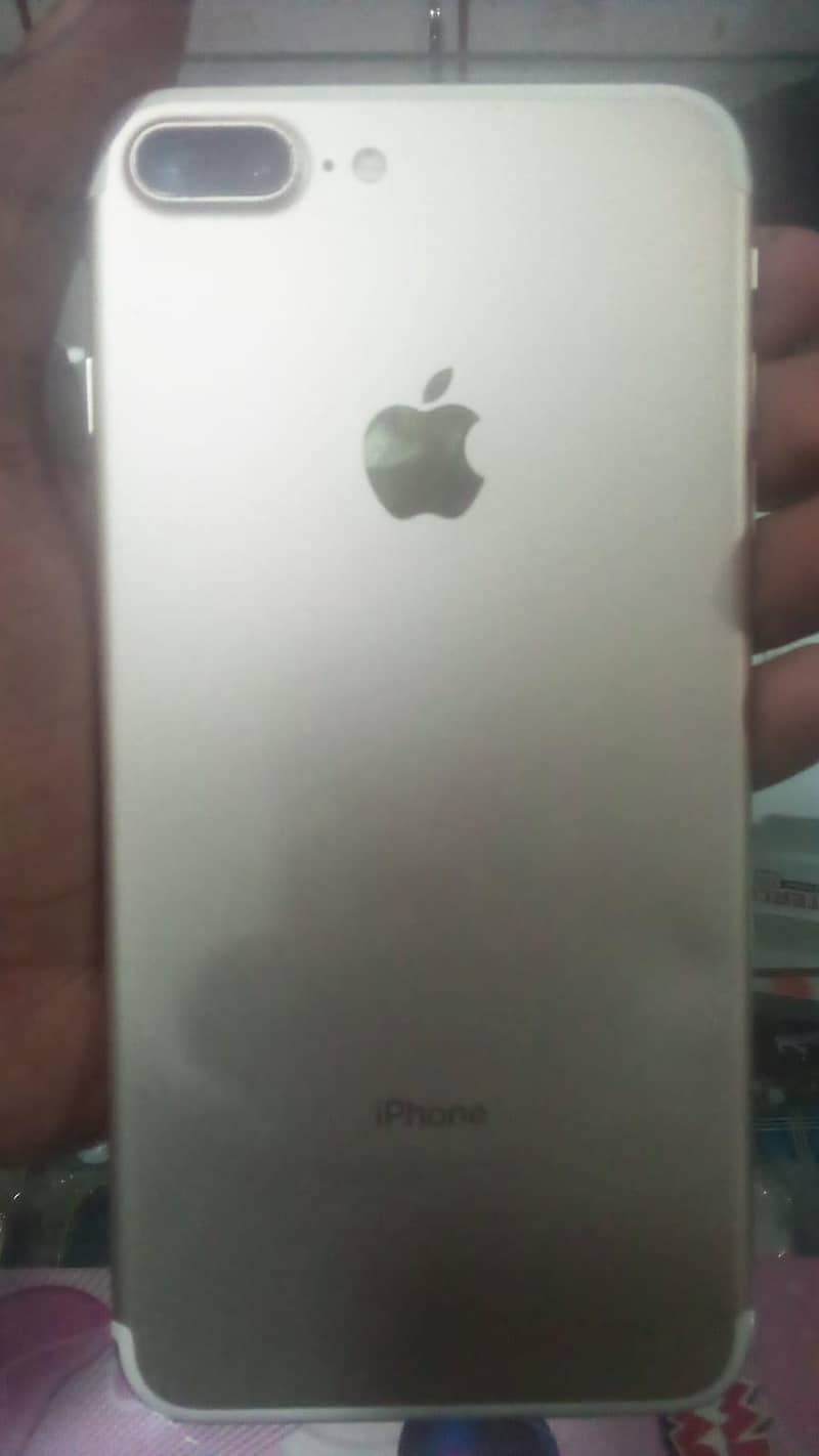 Apple iPhone 7 Plus 13