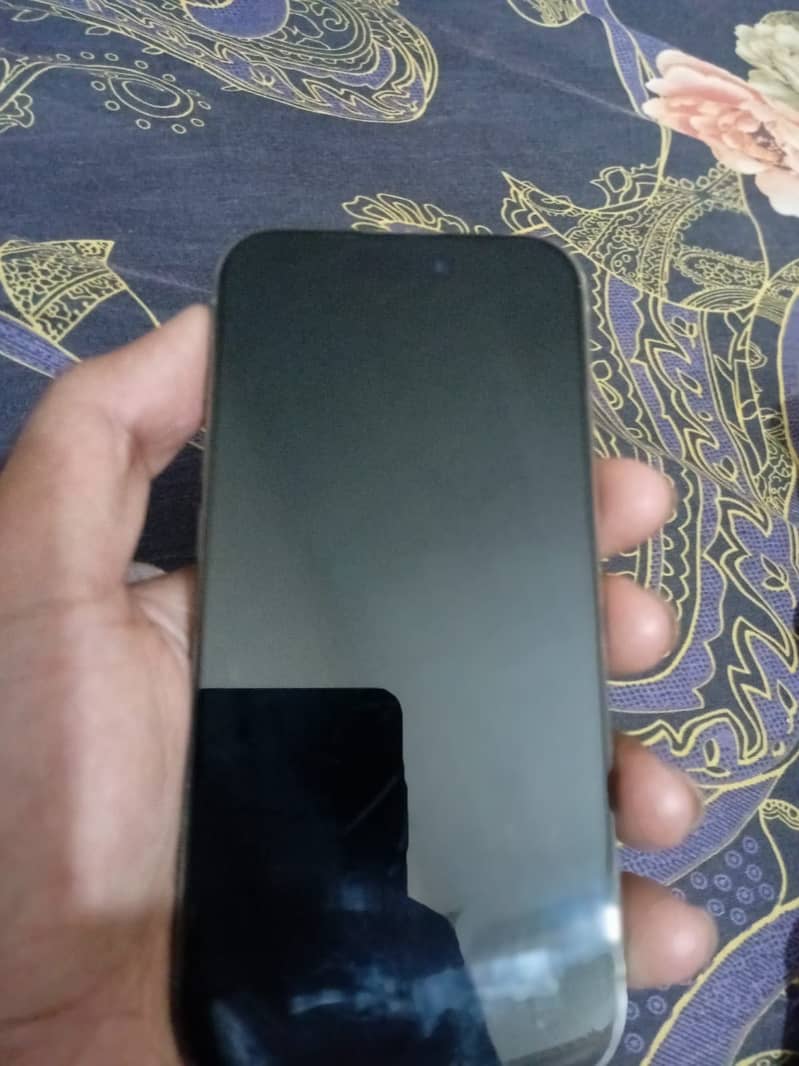 Apple iPhone 15 Pro 4