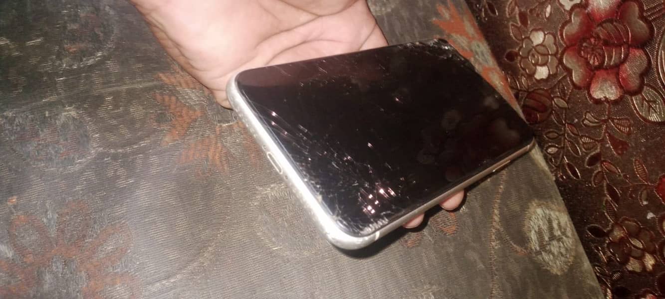 Apple iPhone 11 2