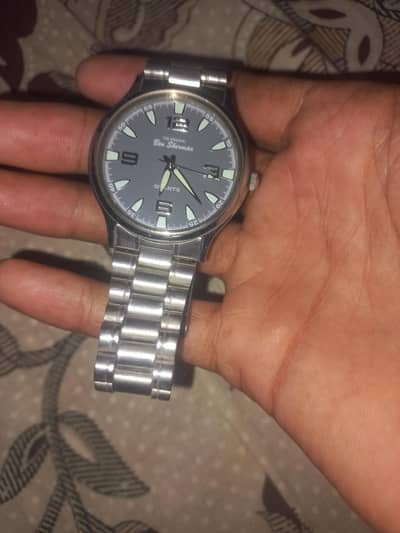 Watch wali acchi company ki hai waterproof