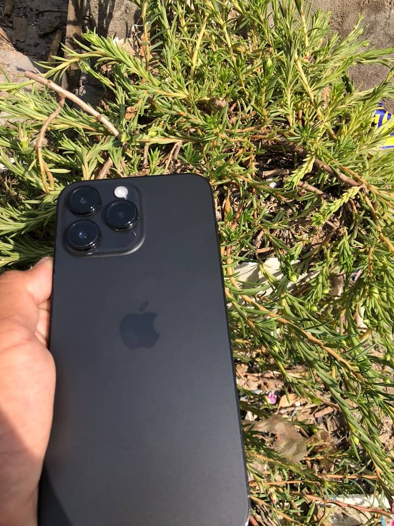Apple iPhone 14 Pro Max 3