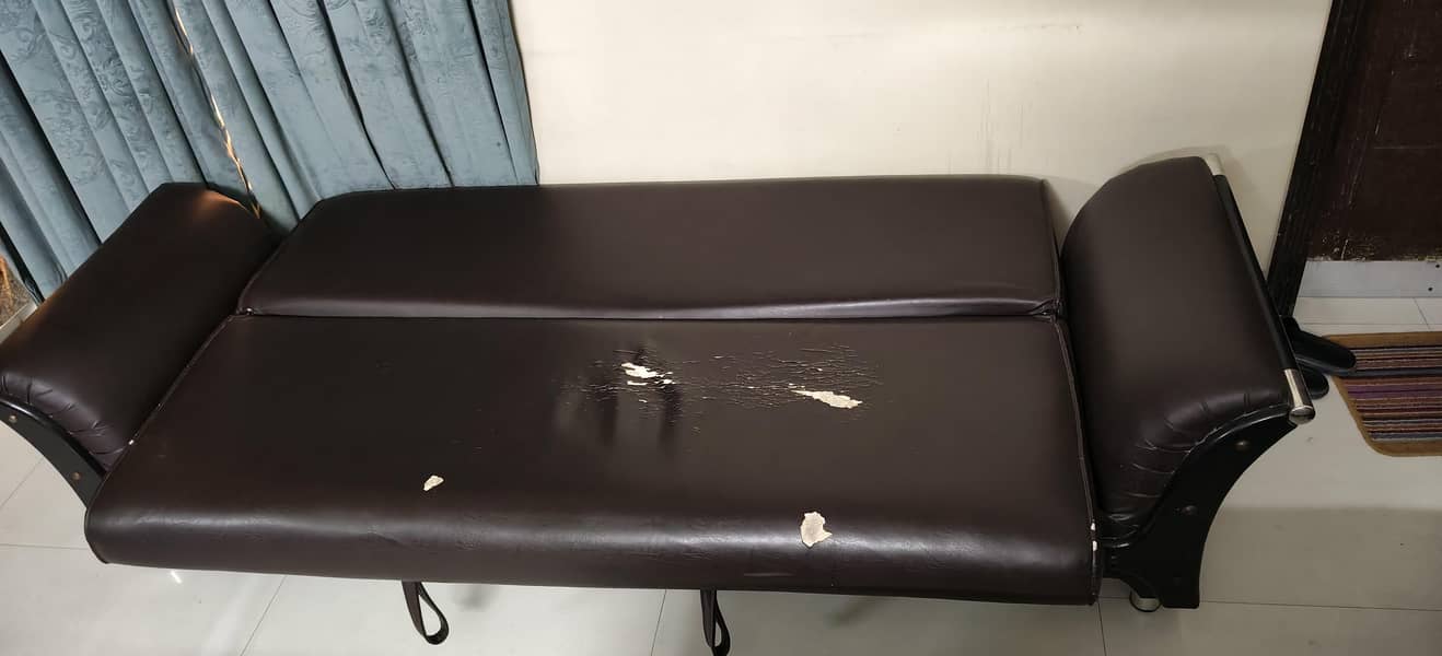 sofa comebed 1