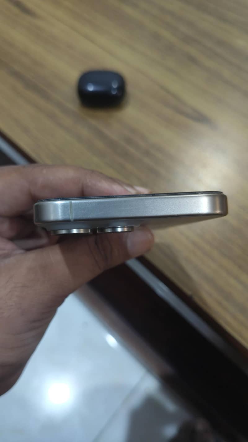 Apple iPhone 15 Pro Max 3