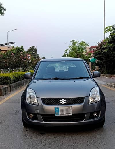 Suzuki Swift DLX Navigation 2011 (03238562096)