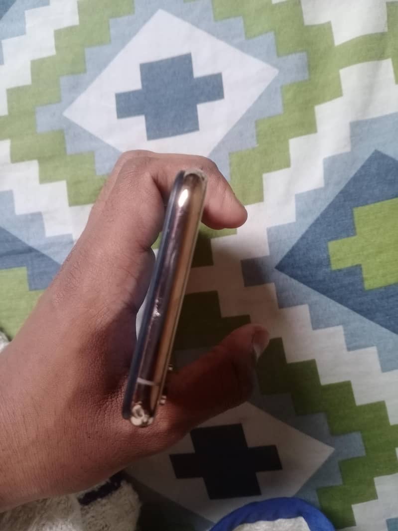 Apple iPhone X 3