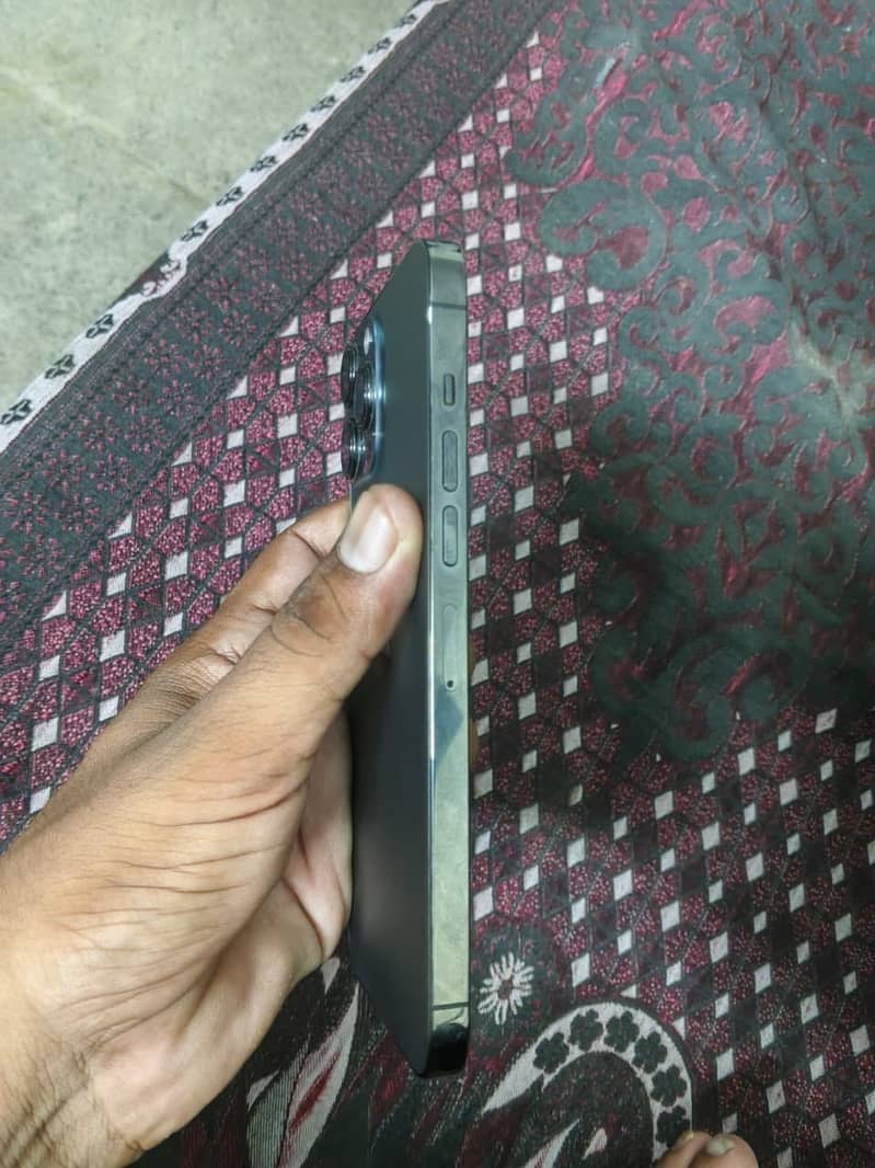 Apple iPhone 13 Pro Max 1