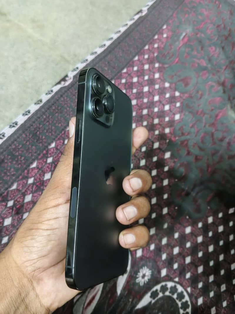 Apple iPhone 13 Pro Max 3