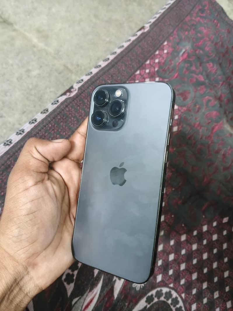 Apple iPhone 13 Pro Max 4
