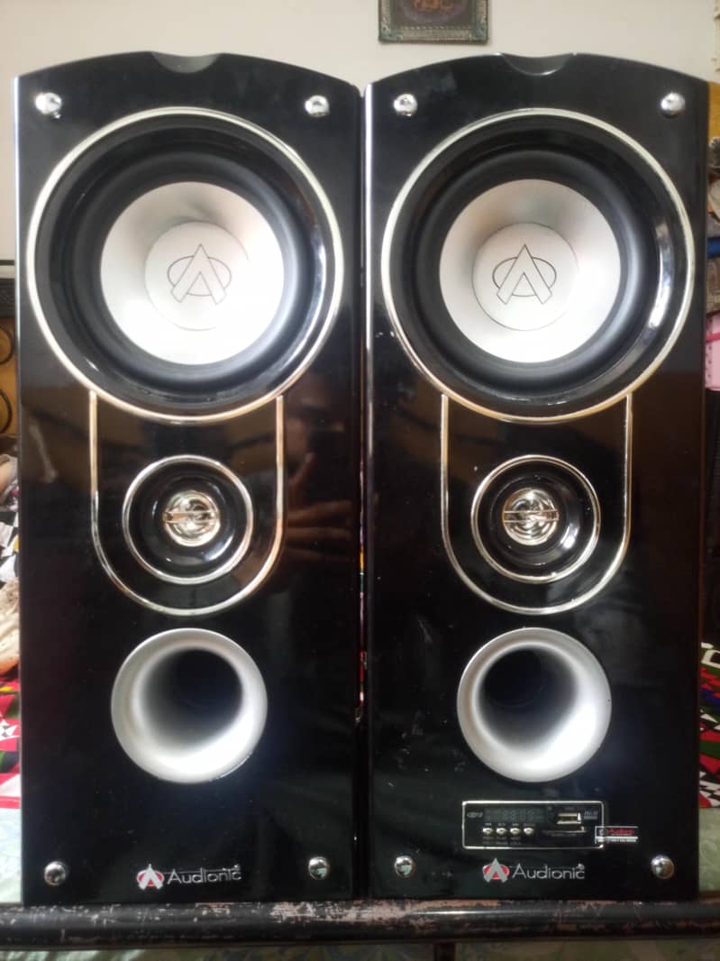 Speakers 0