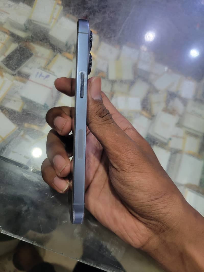 Apple iPhone 13 Pro 4