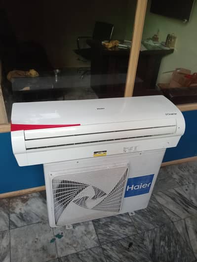 Urgent Sale 1.5 ton inverter AC