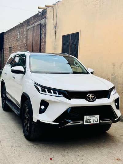 Toyota Fortuner V 2021