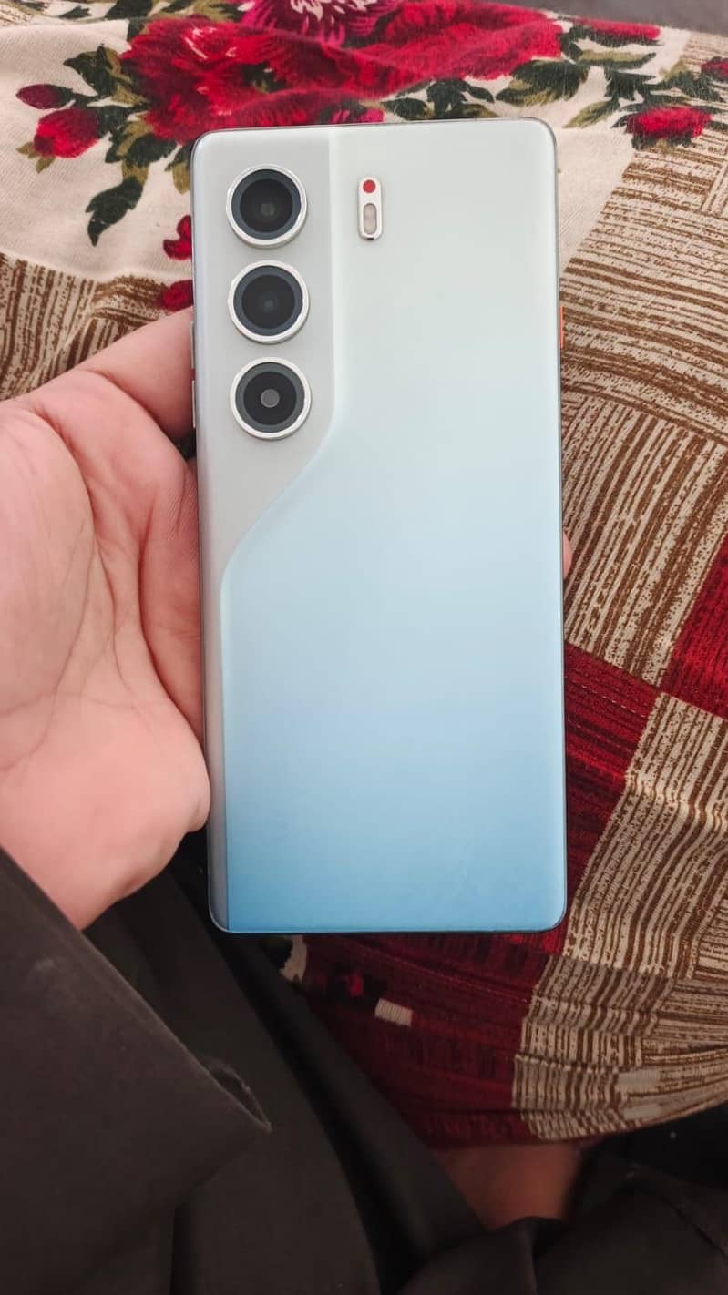 Tecno CAMON 40 Pro 2