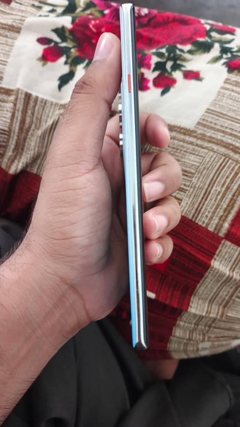 Tecno CAMON 40 Pro 4