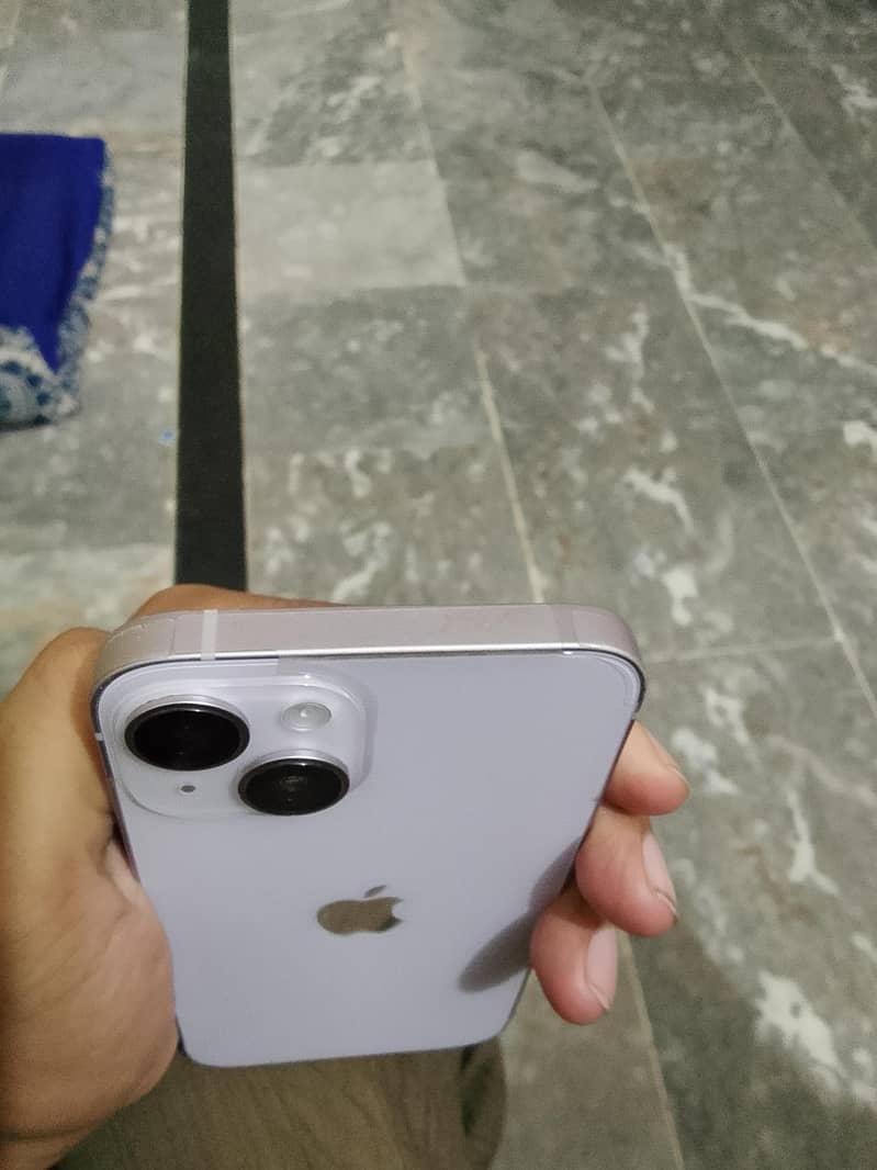 Apple iPhone 14 4