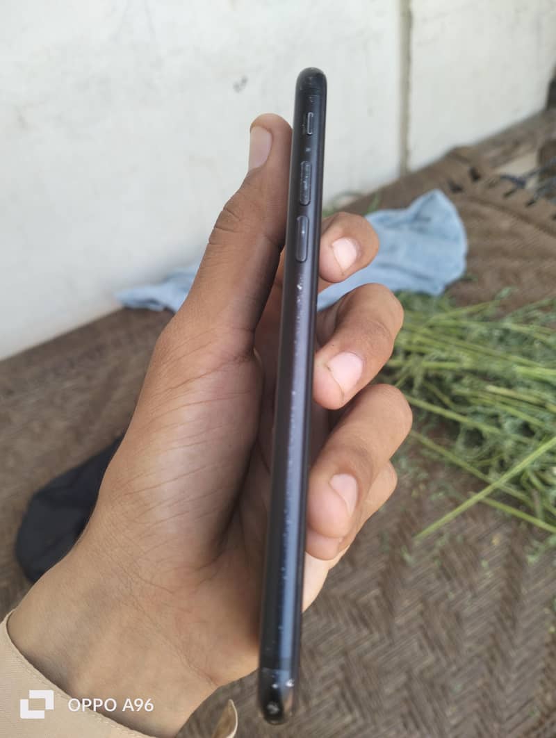 Apple iPhone SE 2020 3