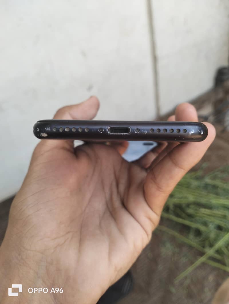 Apple iPhone SE 2020 4