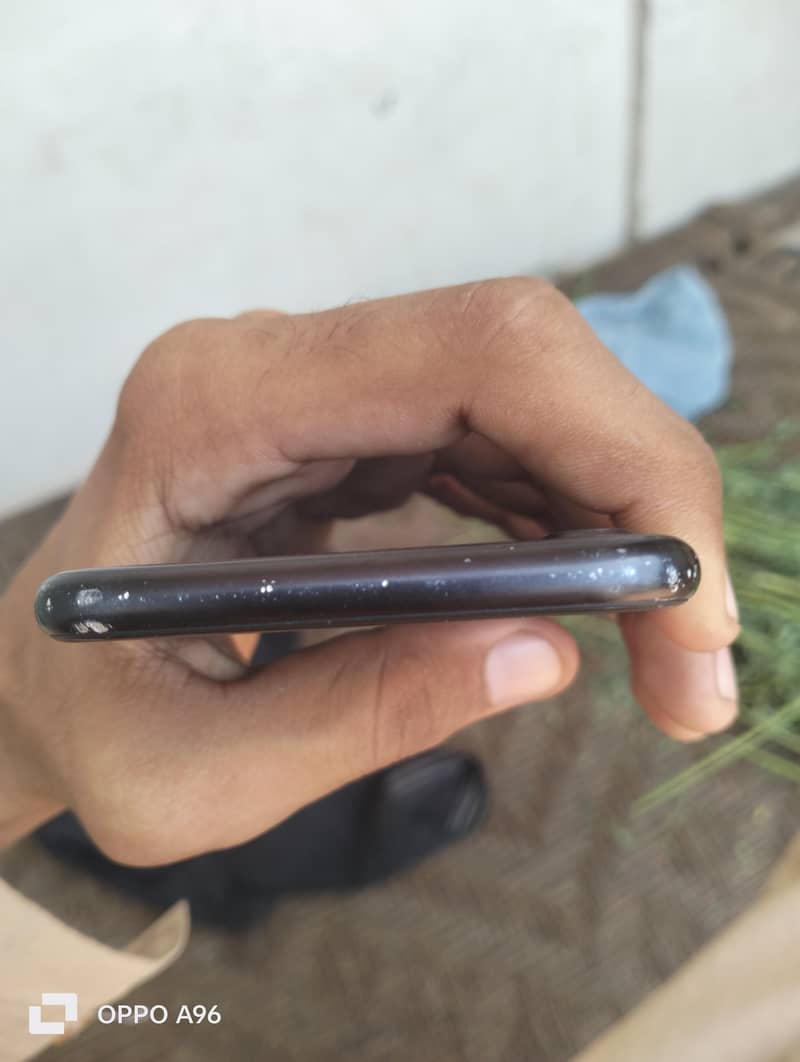 Apple iPhone SE 2020 5