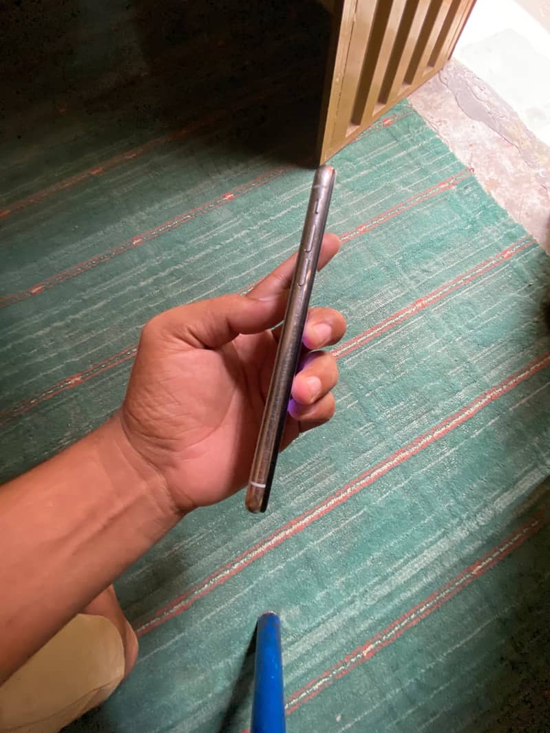 Apple iPhone X 2