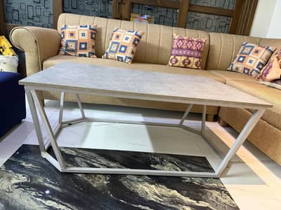 Large size center table in very good condition for sale