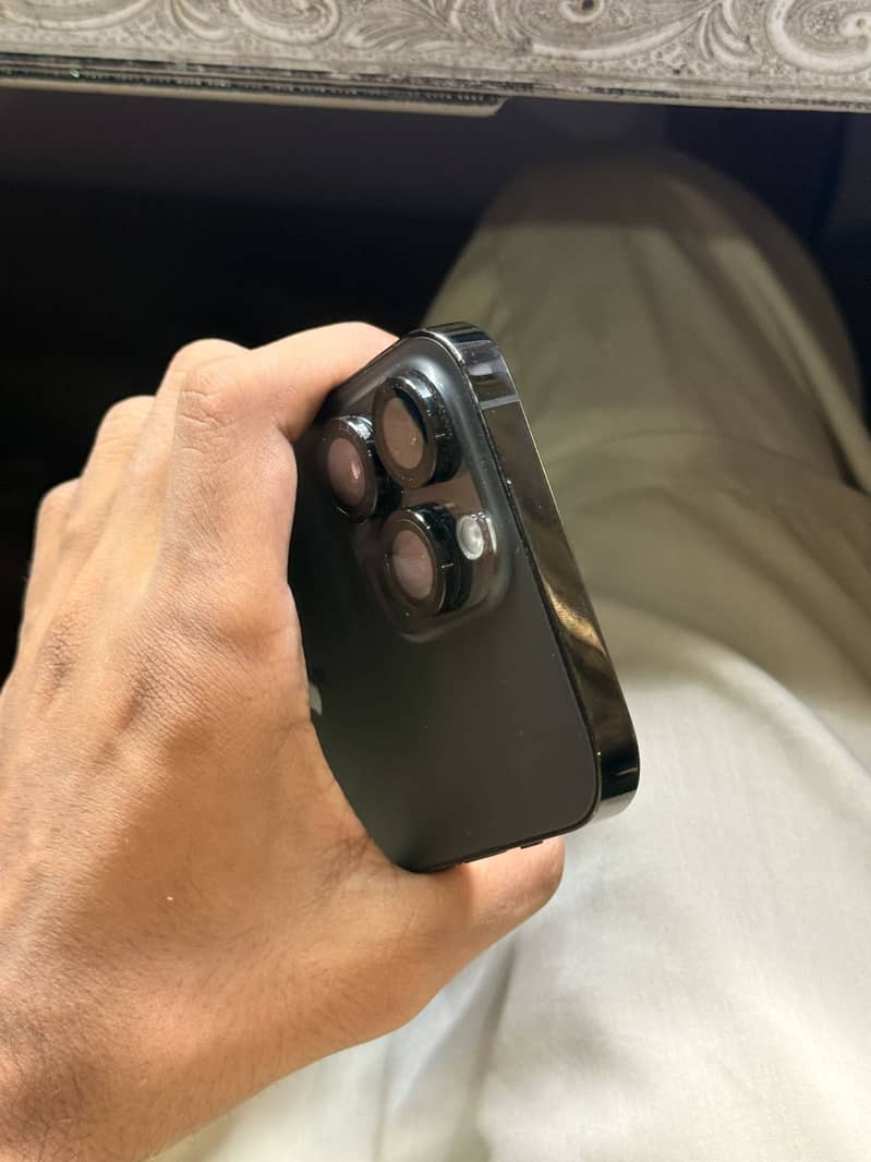 Apple iPhone 14 Pro Max 2