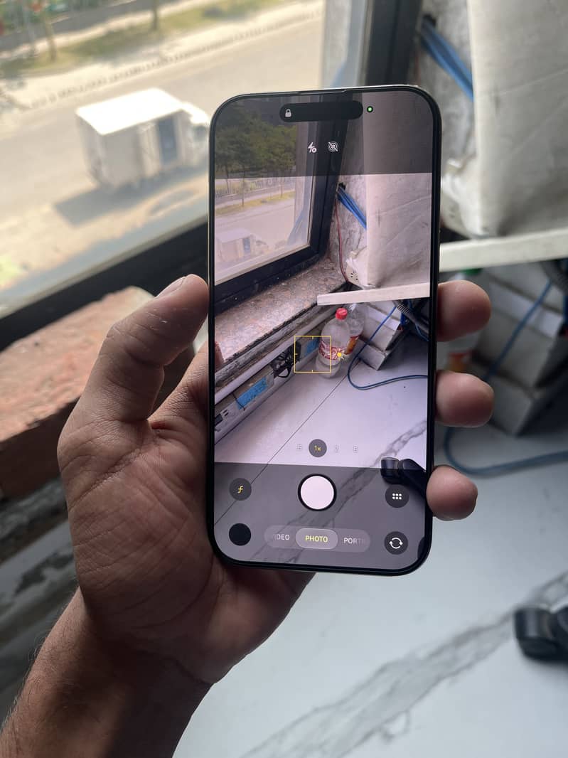 Apple iPhone 16 Pro Max 6