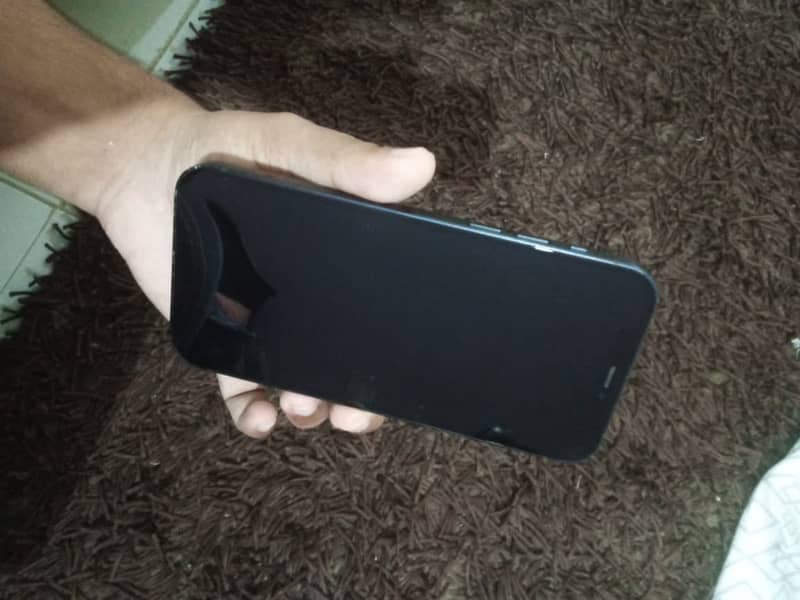 Apple iPhone 12 3