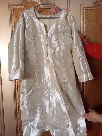 Zari Suit